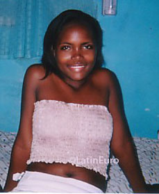 Date this passionate Dominican Republic girl Cesarina from La Romana N2889