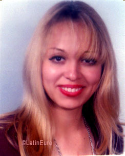 Date this athletic Honduras girl Bessy from  N2895