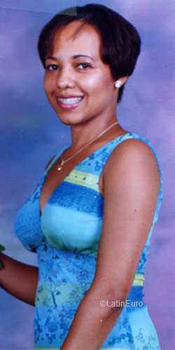 Date this young Dominican Republic girl Benny from Santiago N3077