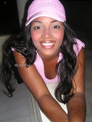 Date this sultry Dominican Republic girl Yomaira from Santiago N3220