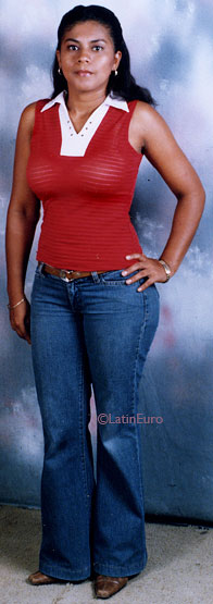 Date this athletic Honduras girl Eufemia from  N3326