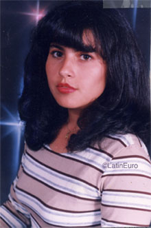 Date this voluptuous Honduras girl Lellys from Roatan N3338