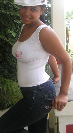 Date this attractive Dominican Republic girl Cindy from Santiago N3357