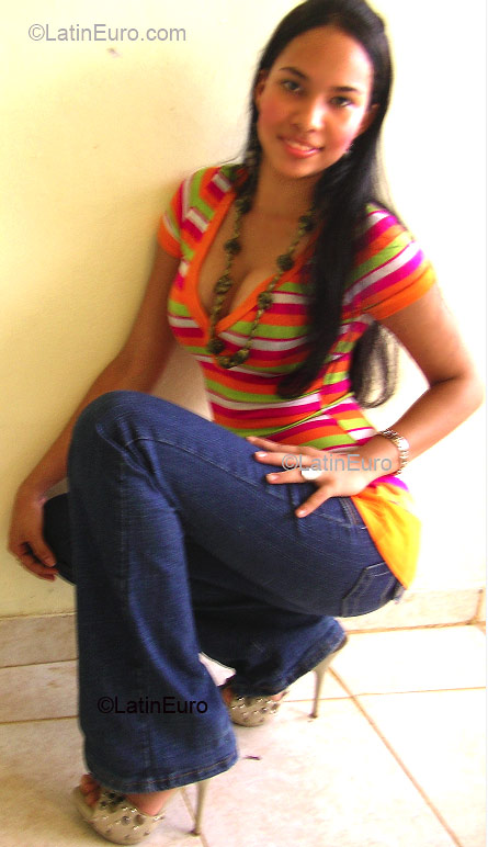 Date this foxy Dominican Republic girl Isabel from Santo Domingo N504