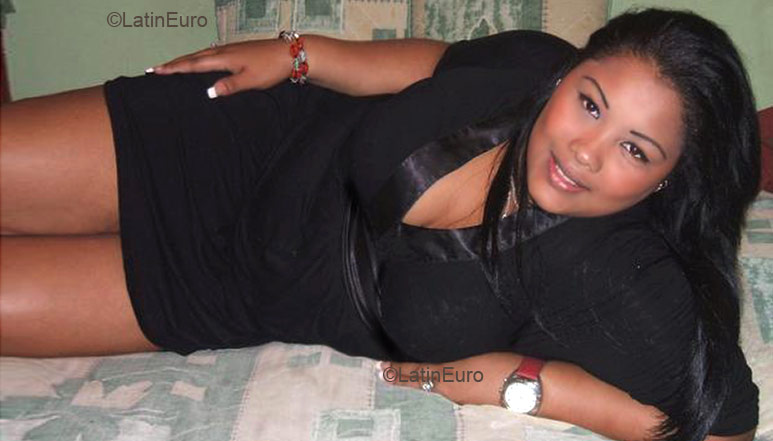 Date this gorgeous Dominican Republic girl Ana from Santo Domingo N509
