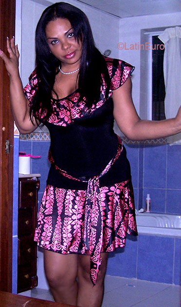 Date this athletic Dominican Republic girl Mirian from Santo Domingo N543