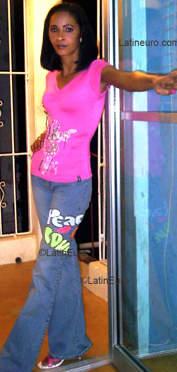 Date this pretty Dominican Republic girl Altagracia from Santiago N561