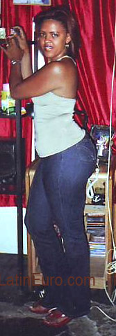 Date this athletic Dominican Republic girl Maria from Santiago N565