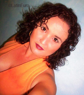 Date this athletic Mexico girl Goretty from Leon N569