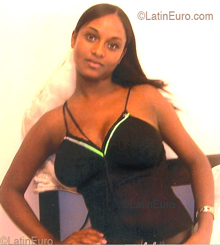 Date this young Any Country girl Wendy from  N571