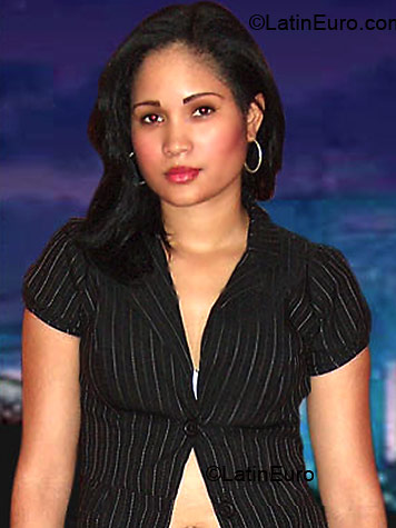 Date this passionate Dominican Republic girl Deysi from Mao Valverde N634