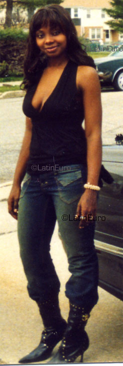 Date this charming United States girl Nathalie from Cledmenton N929