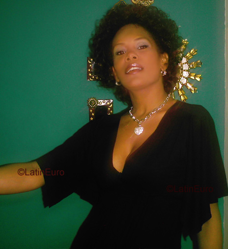 Date this funny Dominican Republic girl Miranda from Santo Domingo N975