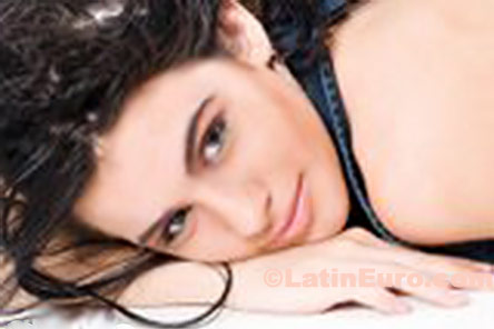 Date this sensual Brazil girl Marilyn from Rio De Janeiro B195