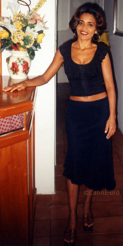 Date this good-looking Brazil girl Maria from RECIFE B6781