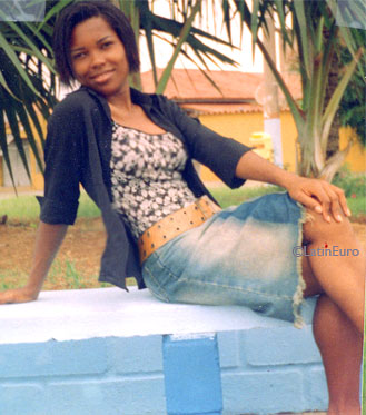 Date this delightful Brazil girl Andrea from MACAE B7634