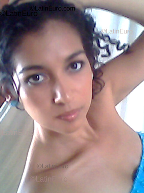 Date this lovely Colombia girl Nida from  C8936