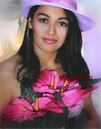Date this stunning Colombia girl Nubiola from Cali C9000