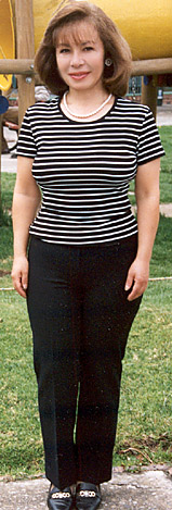 Date this charming Colombia girl Elsie from Bogota C124