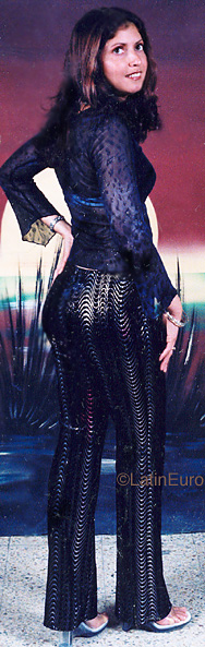 Date this voluptuous Honduras girl Marcia from  N3913