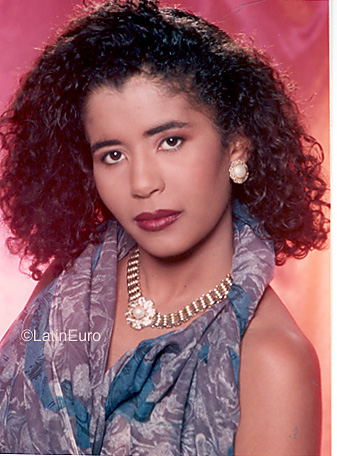 Date this funny Brazil girl Dolores from ARAXA B9909