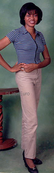 Date this stunning Colombia girl Lucy from Cali C18