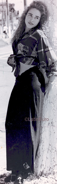 Date this fun Brazil girl Adriana from GUARULHOS B9779