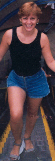 Date this voluptuous Brazil girl Cristina from  B9756