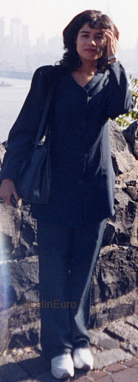 Date this passionate Brazil girl Elda from BRASILIA B9731