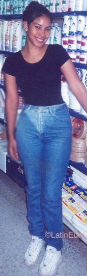 Date this charming Honduras girl Karla from La Ceiba N3794