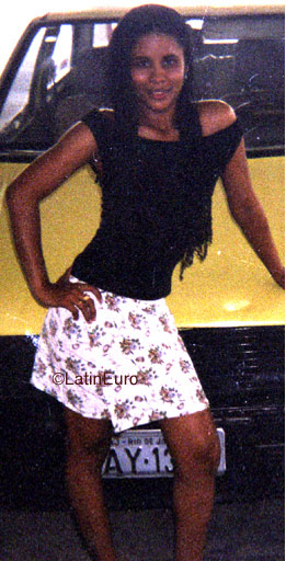 Date this sultry Brazil girl Alexandra from ITAITUBA B9659