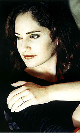 Date this beautiful Brazil girl Elisama from SAO PAULO B9688