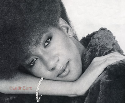 Date this funny Brazil girl Rosana from PORTO NOVO B9681