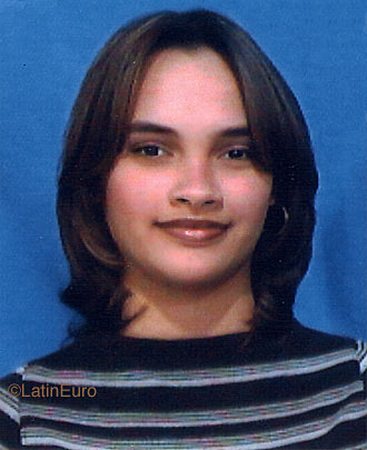 Date this pretty Dominican Republic girl Dimaris from Santo Domingo N3721
