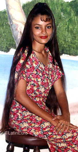 Date this happy Honduras girl Iris from Choloma N3713