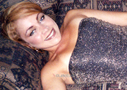 Date this athletic Brazil girl Debora from SOROCABA B9033