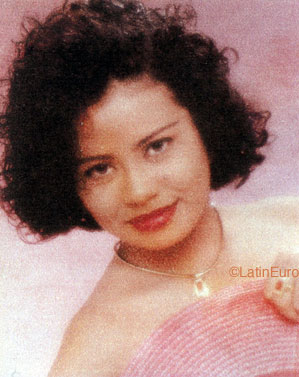 Date this beautiful Brazil girl Maria from  B9102