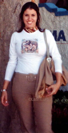 Date this nice looking Brazil girl Raquel from  B9065