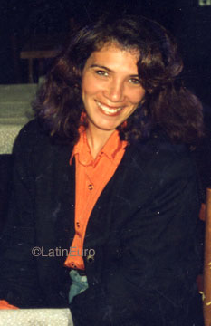 Date this exotic Brazil girl Suellen from CURITIBA B9043