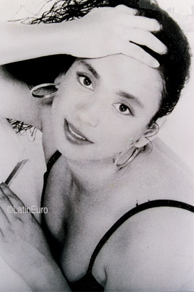 Date this cute Brazil girl Simone from SAO PAULO B8978