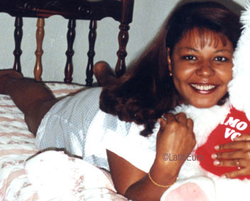 Date this athletic Brazil girl Juliana from AMARO B8917