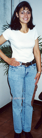 Date this athletic Colombia girl Adriana from Bogota C76