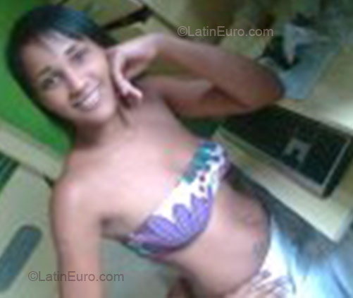 Date this nice looking Brazil girl Dayane from Rio De Janeiro BR90