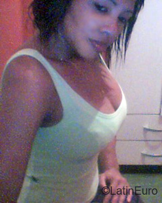 Date this hard body Brazil girl Liliany from Cariacica BR117