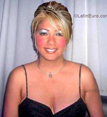 Date this hot Dominican Republic girl Orisel from Santiago DO136