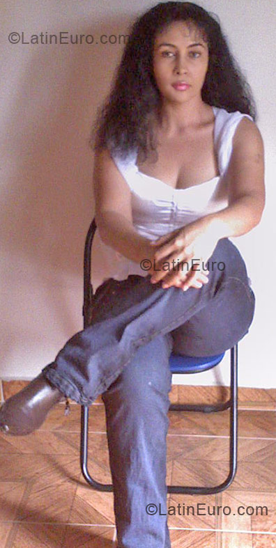 Date this good-looking Colombia girl Josefina from Cali CO161