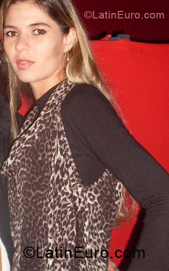 Date this gorgeous Brazil girl Rode Cristina from Rio Das Pedras BR264