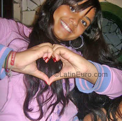 Date this beautiful Brazil girl Eduarda from Salvador BR272