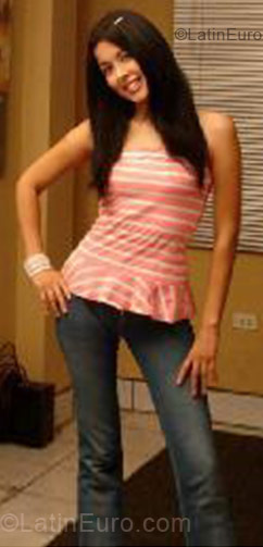 Date this good-looking Colombia girl Marcela from Barranquilla CO209