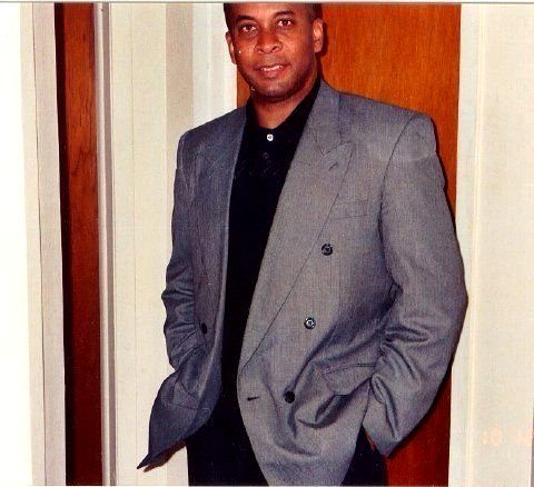 Date this fun United States man Lyle from Spfld. Gdns. US667